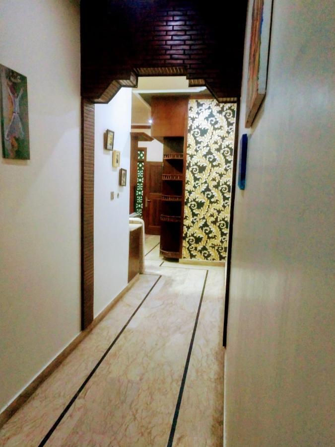 Luxury Living Rooms Near Agha Khan, Millennium, Nueplex Karachi Exterior foto