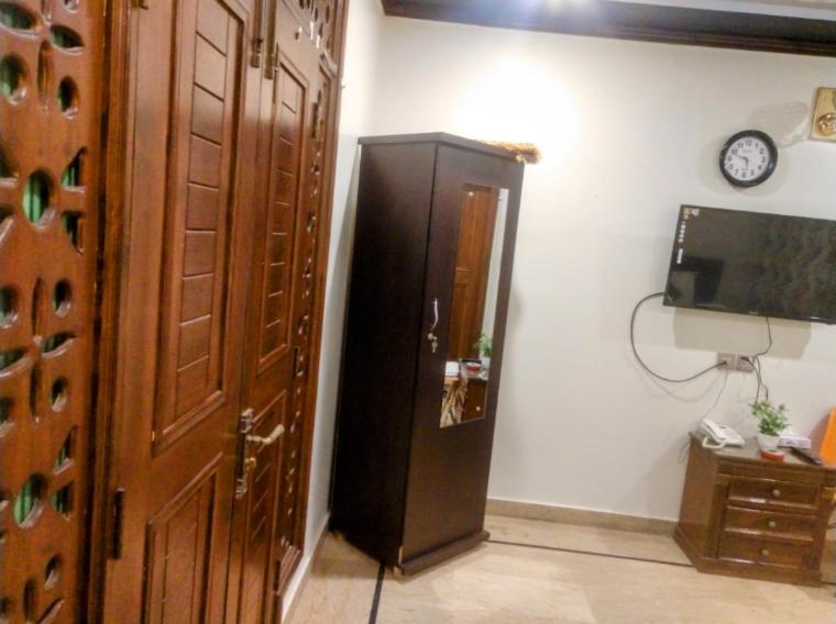 Luxury Living Rooms Near Agha Khan, Millennium, Nueplex Karachi Exterior foto