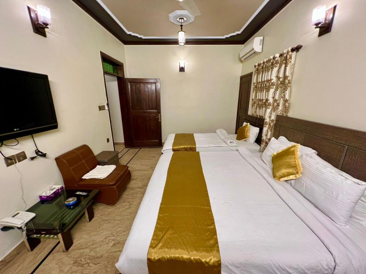 Luxury Living Rooms Near Agha Khan, Millennium, Nueplex Karachi Habitación foto