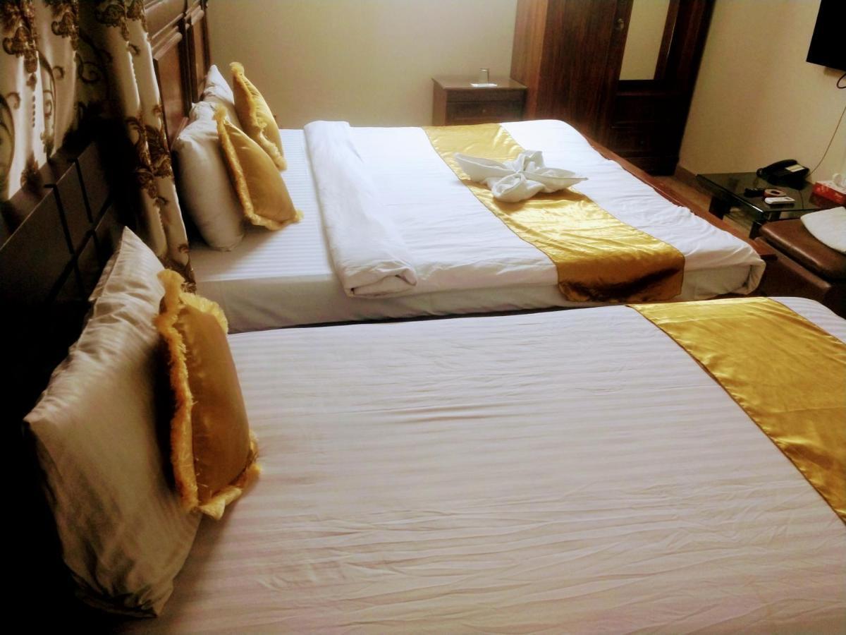 Luxury Living Rooms Near Agha Khan, Millennium, Nueplex Karachi Habitación foto